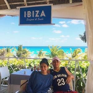 Meet your Posher, Harris